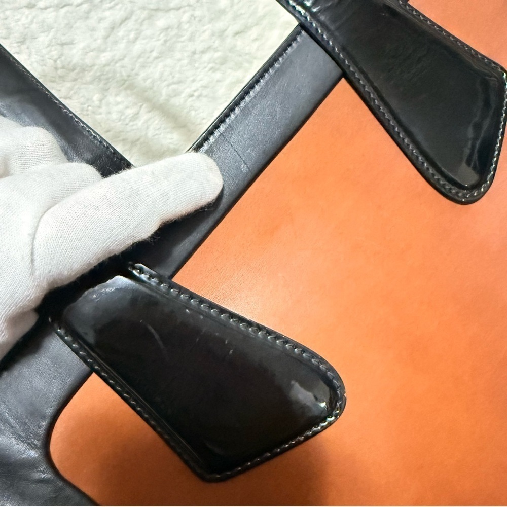 Bally Black and Tan Shoulder Bag - Picture 16 of 16